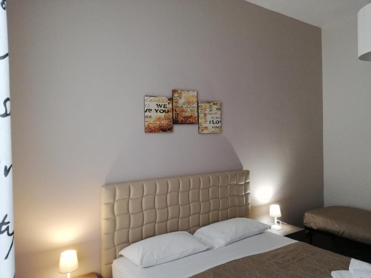 Be Italian Flat Duomo 319 Bed & Breakfast Naples Luaran gambar